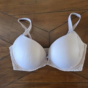 Victoria's Secret 36DD Cream Lace Trim Push Up Bra